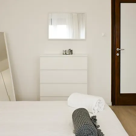 公寓 - The Modern Flat *